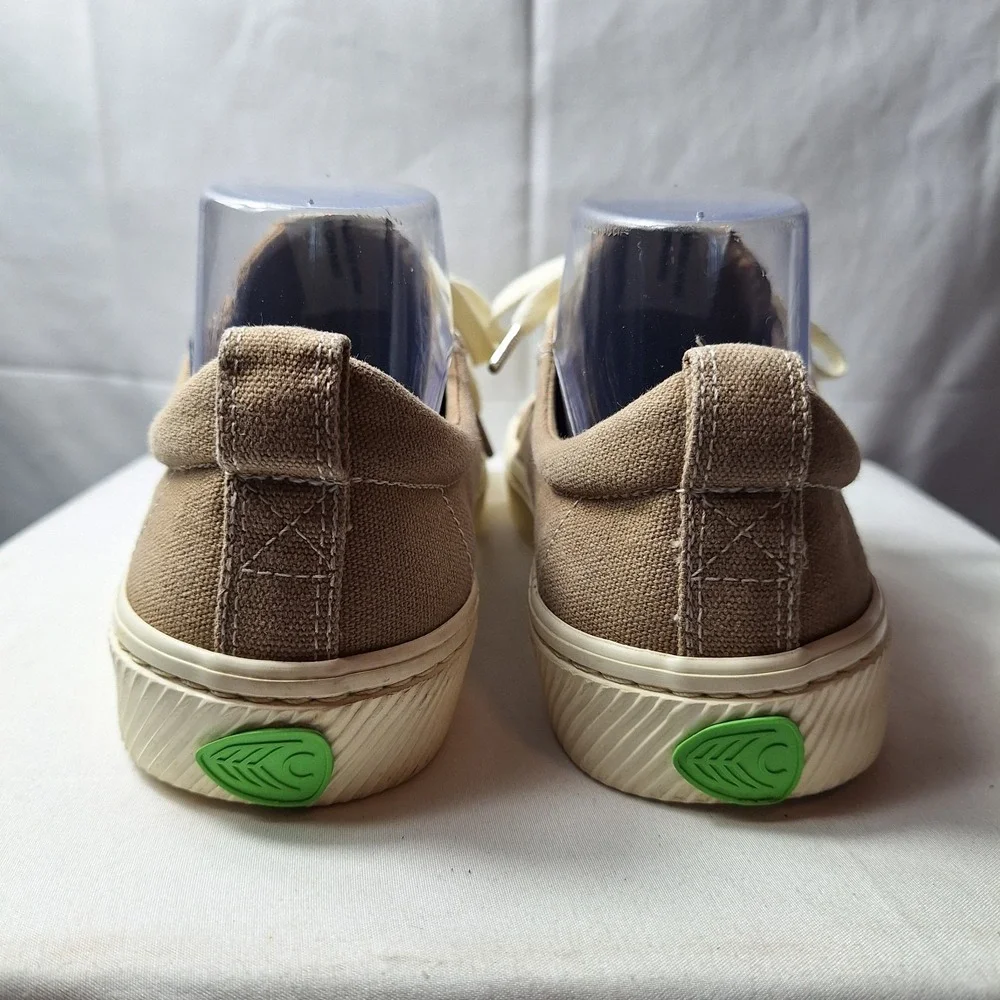 CARIUMA OCA Low Burnt Sand Canvas Sneaker Womens/7 Mens/5.5 Sand Brown Organic